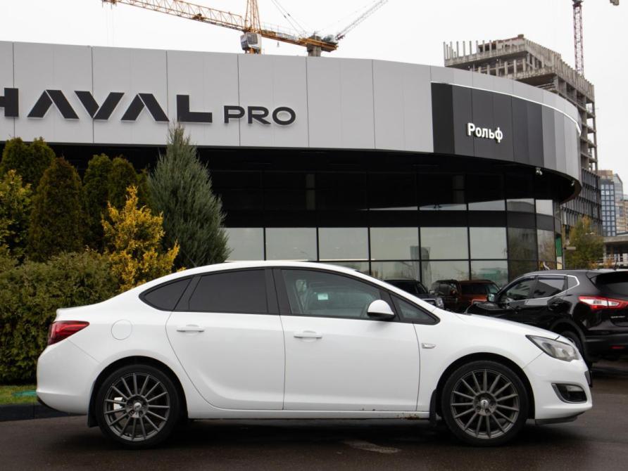Opel Astra J Рестайлинг Москва  - изображение 3