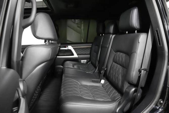 Toyota Land Cruiser 200 Series Рестайлинг 2 с пробегом 2017 года, цена 7 600 000 рублей, 124718 км, внедорожник, Автокод Объявления