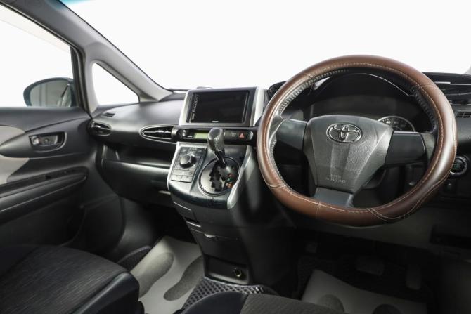 Toyota Wish II с пробегом 2010 года, цена 1 099 000 рублей, 215555 км, минивэн, Автокод Объявления