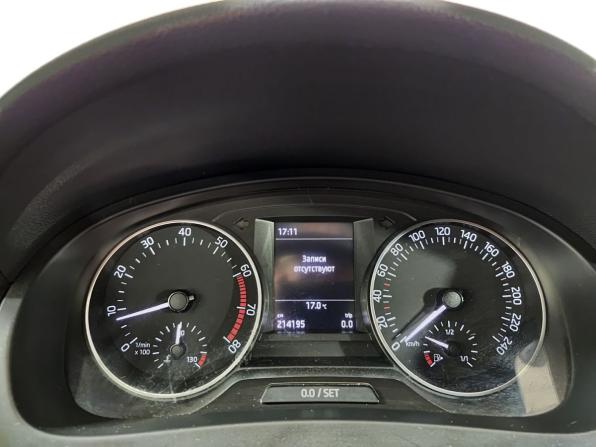 Skoda Rapid I с пробегом 2015 года, цена 848 000 рублей, 214000 км, лифтбек, Автокод Объявления