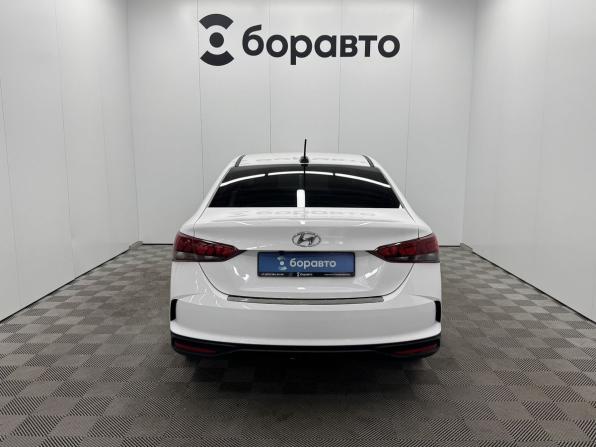 Hyundai Solaris II Рестайлинг с пробегом 2021 года, цена 1 050 000 рублей, 232000 км, седан, Автокод Объявления