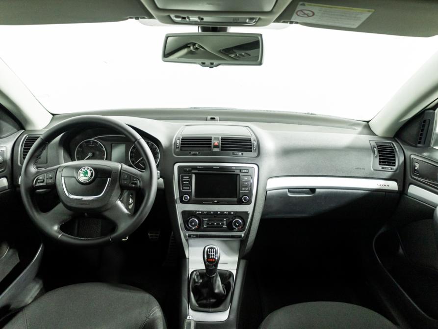 Skoda Octavia II (A5) Рестайлинг Санкт-Петербург  - изображение 13