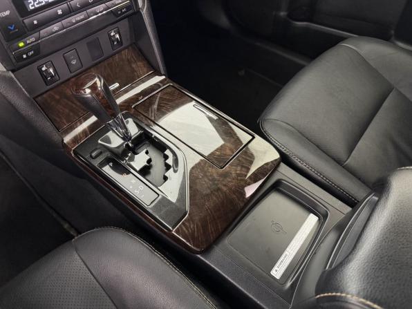 Toyota Camry VII (XV50) Рестайлинг с пробегом 2015 года, цена 1 900 000 рублей, 182000 км, седан, Автокод Объявления