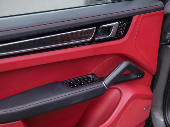 Porsche Cayenne III с пробегом 2018 года, цена 6 099 000 рублей, 81259 км, внедорожник, Автокод Объявления