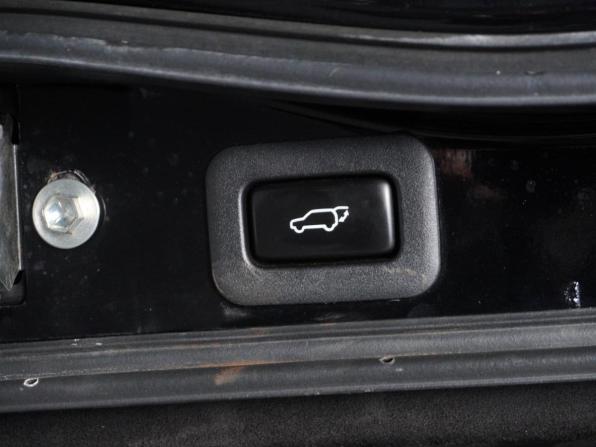 Toyota Land Cruiser 200 Series Рестайлинг 1 с пробегом 2013 года, цена 5 649 000 рублей, 127663 км, внедорожник, Автокод Объявления