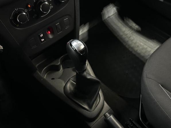 Renault Sandero II с пробегом 2018 года, цена 1 070 000 рублей, 100000 км, хэтчбек, Автокод Объявления