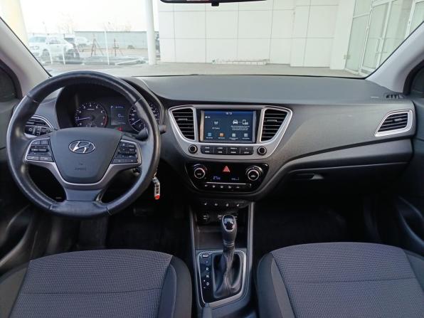 Hyundai Solaris II с пробегом 2019 года, цена 1 079 000 рублей, 151132 км, седан, Автокод Объявления