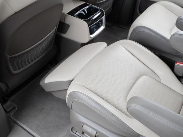 Kia Carnival IV с пробегом 2022 года, цена 4 300 000 рублей, 40348 км, минивэн, Автокод Объявления