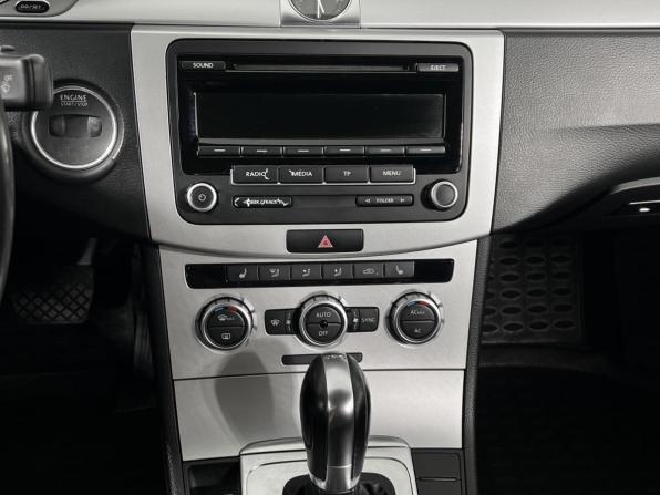 Volkswagen Passat B7 с пробегом 2012 года, цена 875 000 рублей, 212405 км, седан, Автокод Объявления