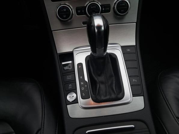 Volkswagen Passat B7 с пробегом 2012 года, цена 959 000 рублей, 243002 км, седан, Автокод Объявления