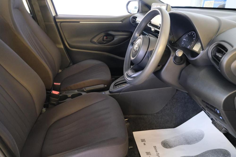 Toyota Yaris IV Омск  - изображение 8