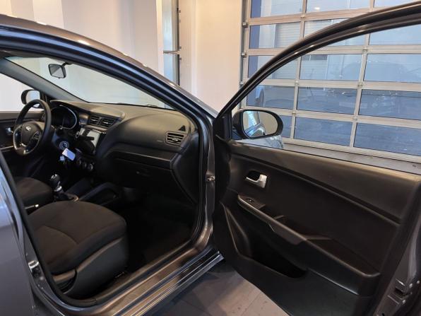 Kia Rio III Рестайлинг с пробегом 2015 года, цена 880 000 рублей, 183701 км, седан, Автокод Объявления