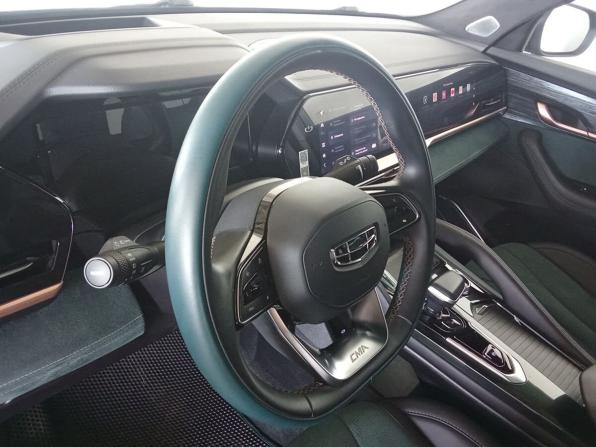 Geely Monjaro I с пробегом 2023 года, цена 3 140 000 рублей, 44403 км, внедорожник, Автокод Объявления
