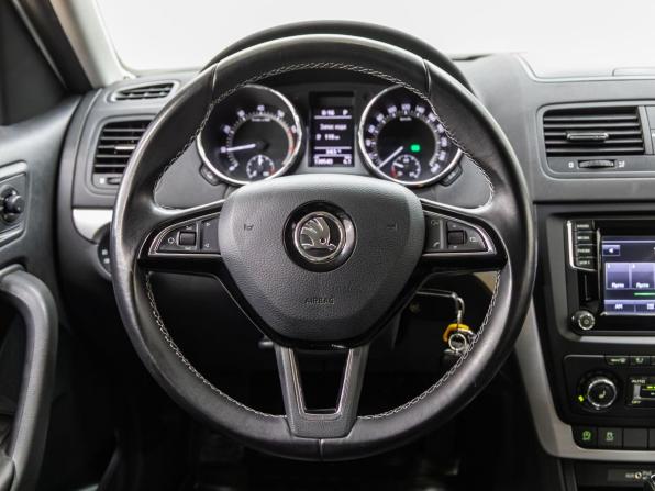 Skoda Yeti I Рестайлинг с пробегом 2016 года, цена 1 248 000 рублей, 130543 км, внедорожник, Автокод Объявления