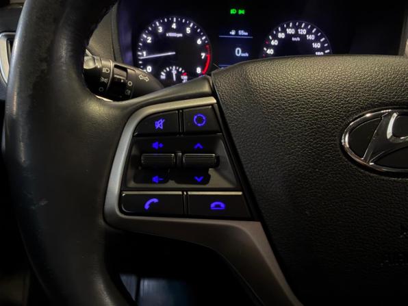Hyundai Solaris II с пробегом 2018 года, цена 919 000 рублей, 139400 км, седан, Автокод Объявления