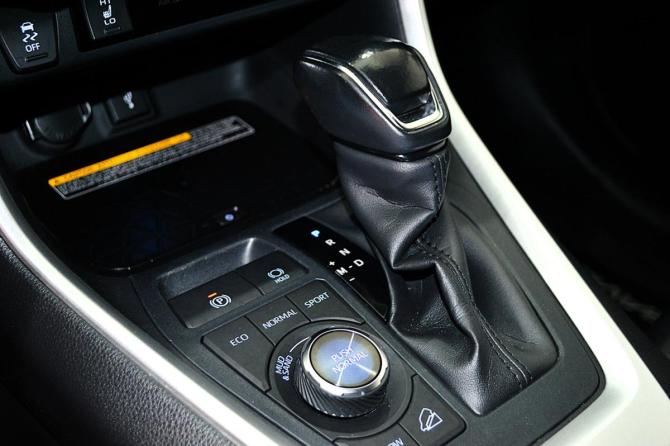 Toyota RAV4 V (XA50) с пробегом 2021 года, цена 3 599 000 рублей, 52000 км, внедорожник, Автокод Объявления