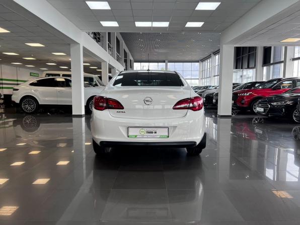 Opel Astra J Рестайлинг с пробегом 2013 года, цена 895 000 рублей, 194828 км, седан, Автокод Объявления