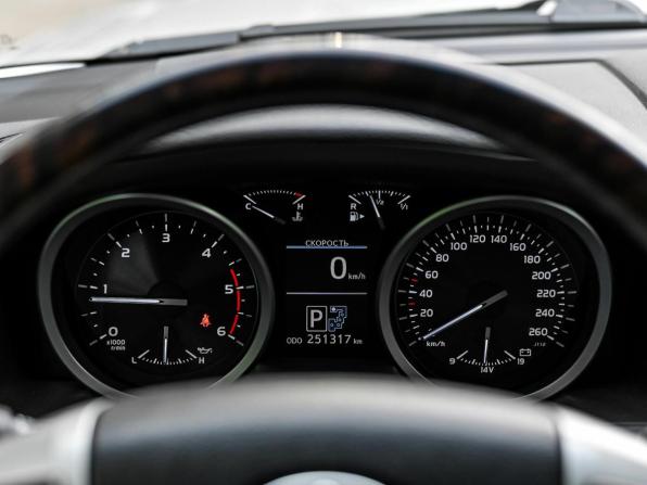 Toyota Land Cruiser 200 Series Рестайлинг 1 с пробегом 2013 года, цена 3 314 000 рублей, 251282 км, внедорожник, Автокод Объявления