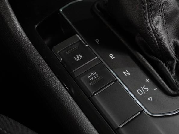 Volkswagen Tiguan II с пробегом 2019 года, цена 1 819 000 рублей, 220022 км, внедорожник, Автокод Объявления