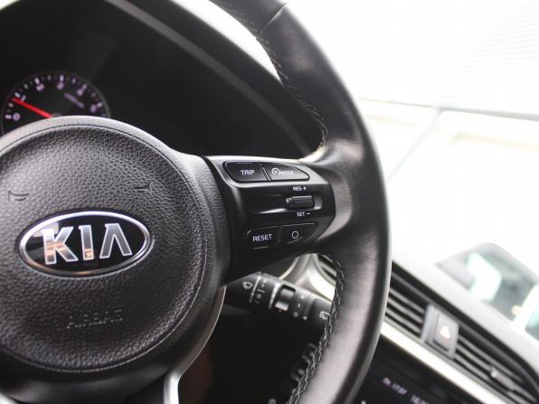 Kia Rio IV Рестайлинг с пробегом 2021 года, цена 1 849 000 рублей, 70805 км, хэтчбек, Автокод Объявления