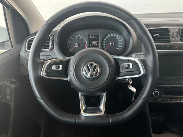 Volkswagen Polo V Рестайлинг с пробегом 2019 года, цена 1 390 000 рублей, 48126 км, седан, Автокод Объявления