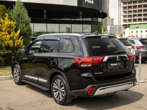 Mitsubishi Outlander III Рестайлинг 3 с пробегом 2021 года, цена 2 098 000 рублей, 114166 км, внедорожник, Автокод Объявления