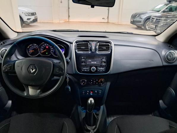 Renault Sandero II с пробегом 2015 года, цена 920 000 рублей, 77127 км, хэтчбек, Автокод Объявления