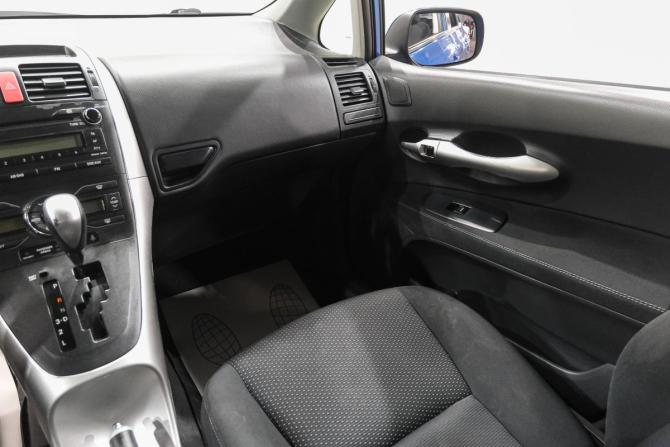 Toyota Auris I Рестайлинг с пробегом 2012 года, цена 1 049 000 рублей, 148400 км, хэтчбек, Автокод Объявления