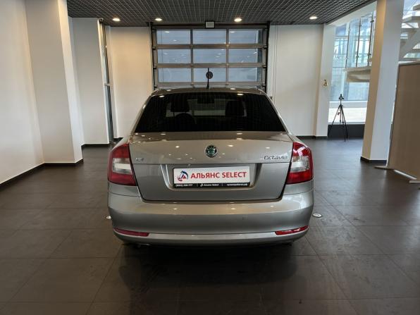 Skoda Octavia II (A5) Рестайлинг с пробегом 2013 года, цена 900 000 рублей, 185535 км, лифтбек, Автокод Объявления