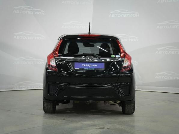 Honda Fit III с пробегом 2015 года, цена 910 000 рублей, 120286 км, хэтчбек, Автокод Объявления