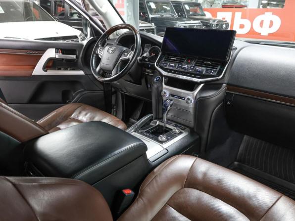 Toyota Land Cruiser 200 Series Рестайлинг 2 с пробегом 2017 года, цена 5 649 000 рублей, 273423 км, внедорожник, Автокод Объявления