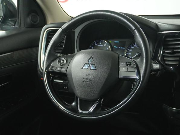 Mitsubishi Outlander III Рестайлинг 3 с пробегом 2021 года, цена 2 683 000 рублей, 75481 км, внедорожник, Автокод Объявления