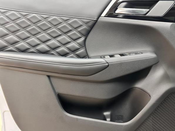 Mitsubishi Outlander IV с пробегом 2023 года, цена 3 970 000 рублей, 66 км, внедорожник, Автокод Объявления