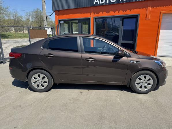 Kia Rio III Рестайлинг с пробегом 2016 года, цена 990 000 рублей, 105000 км, седан, Автокод Объявления