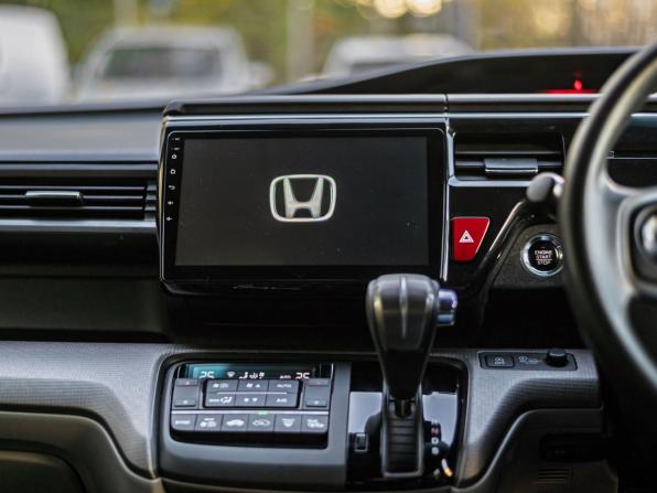 Honda Stepwgn V с пробегом 2015 года, цена 1 510 000 рублей, 193413 км, минивэн, Автокод Объявления