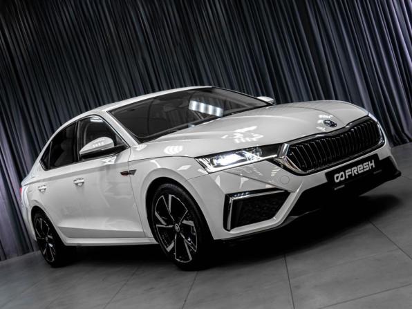 Skoda Octavia IV (A8) с пробегом 2022 года, цена 2 449 000 рублей, 66393 км, лифтбек, Автокод Объявления