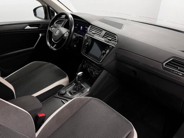 Volkswagen Tiguan II с пробегом 2019 года, цена 2 275 000 рублей, 232962 км, внедорожник, Автокод Объявления