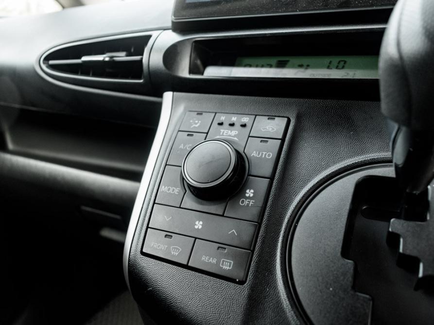 Toyota Wish II Рестайлинг Екатеринбург  - изображение 19