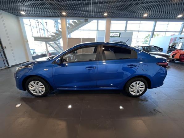 Kia Rio IV Рестайлинг с пробегом 2021 года, цена 1 379 000 рублей, 98000 км, седан, Автокод Объявления