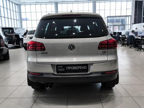 Volkswagen Tiguan I Рестайлинг с пробегом 2015 года, цена 990 000 рублей, 270689 км, внедорожник, Автокод Объявления