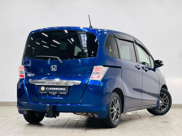 Honda Freed I Рестайлинг с пробегом 2012 года, цена 995 000 рублей, 175000 км, компактвэн, Автокод Объявления