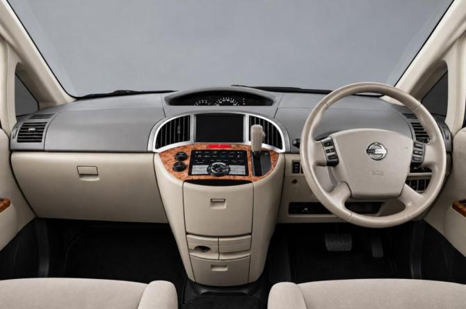 Nissan Presage II с пробегом 2003 года, цена 729 000 рублей, 350000 км, минивэн, Автокод Объявления
