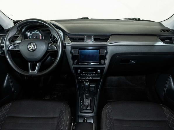 Skoda Rapid I с пробегом 2017 года, цена 1 340 000 рублей, 98000 км, лифтбек, Автокод Объявления