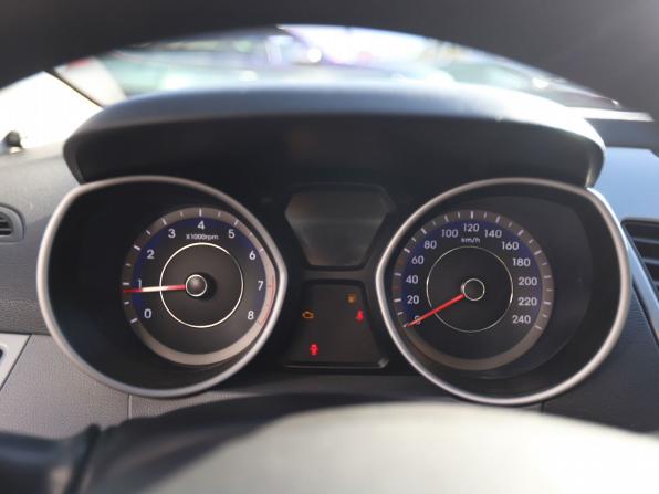 Hyundai Elantra V (MD) Рестайлинг с пробегом 2015 года, цена 800 000 рублей, 204192 км, седан, Автокод Объявления