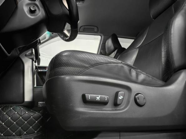 Toyota Land Cruiser Prado 150 Series Рестайлинг 1 с пробегом 2013 года, цена 3 015 000 рублей, 285000 км, внедорожник, Автокод Объявления