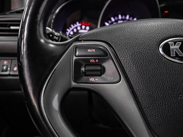 Kia Rio III Рестайлинг с пробегом 2017 года, цена 1 149 000 рублей, 123844 км, седан, Автокод Объявления