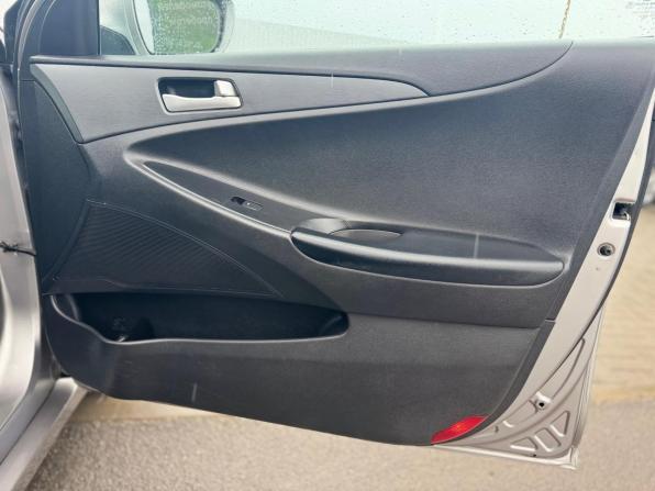 Hyundai Sonata VI (YF) с пробегом 2010 года, цена 1 050 000 рублей, 155000 км, седан, Автокод Объявления