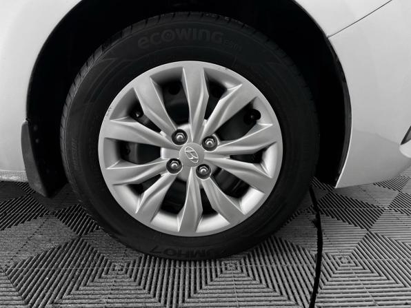 Hyundai Solaris II с пробегом 2019 года, цена 1 249 000 рублей, 70800 км, седан, Автокод Объявления