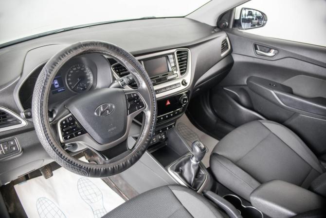 Hyundai Solaris II с пробегом 2017 года, цена 1 099 000 рублей, 208000 км, седан, Автокод Объявления
