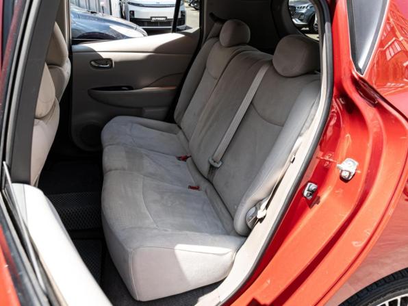 Nissan Leaf I (ZE0/AZE0) с пробегом 2011 года, цена 1 000 000 рублей, 136884 км, хэтчбек, Автокод Объявления